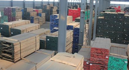 红橡板材 青岛华通源国际贸易有限公司()